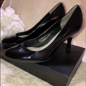 Via Spiga Classic Patent Leather Pumps